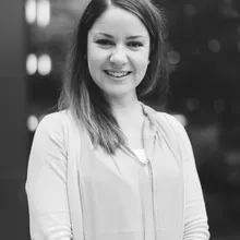 Photo of Dr Shelly Coe